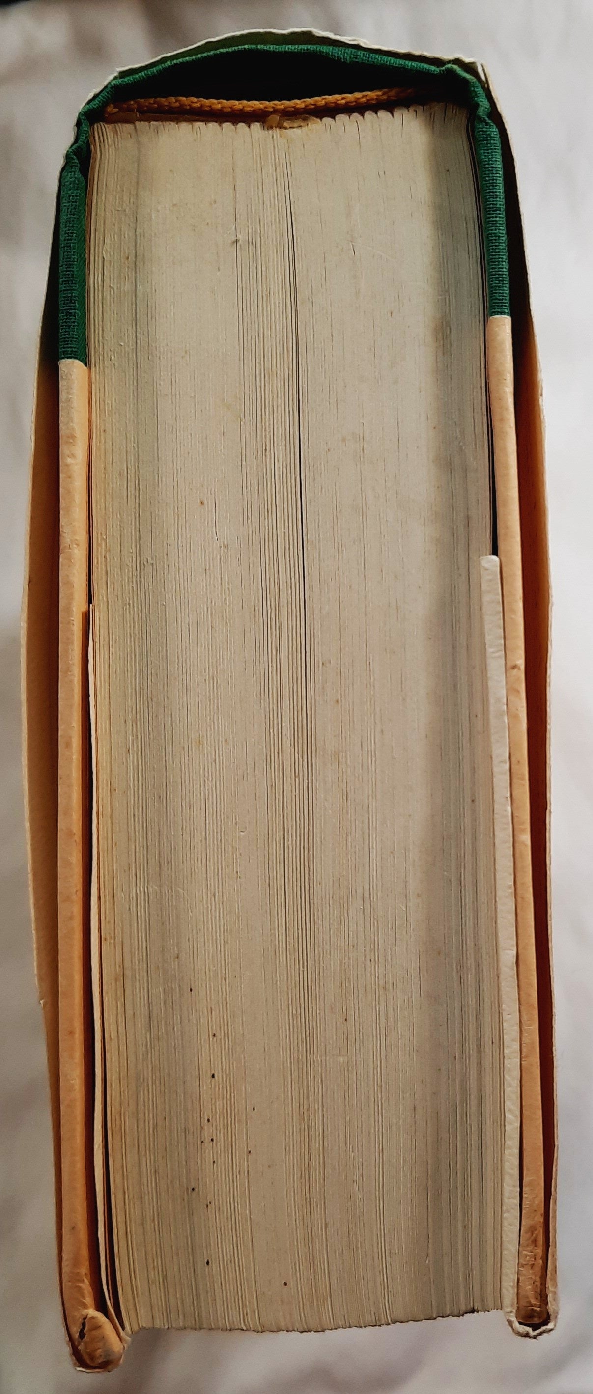 The Book of Virtues: A Treasury of Great Moral Stories von William J. Bennett (Gut, 1993, gebunden, 831 Seiten, Simon & Schuster)