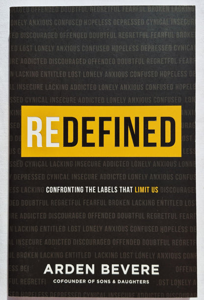 Redefined: Den Etiketten begegnen, die uns begrenzen von Arden Bevere (Neu, 2021, Pbk, 224 Seiten, Revell)