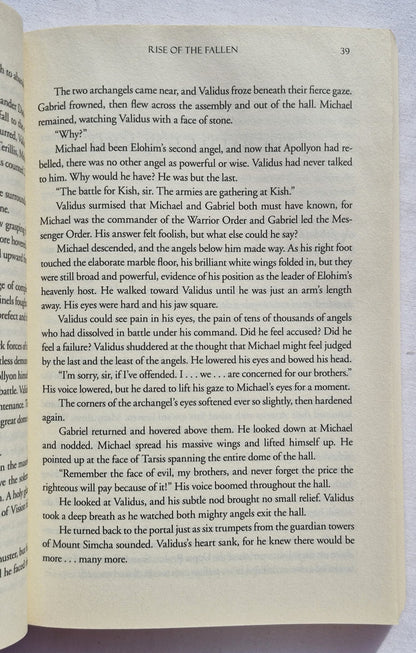 Rise of the Fallen von Chuck Black (Wars of the Realm #2, Gut, 20115, Pbk, 320 Seiten, Multnomah)