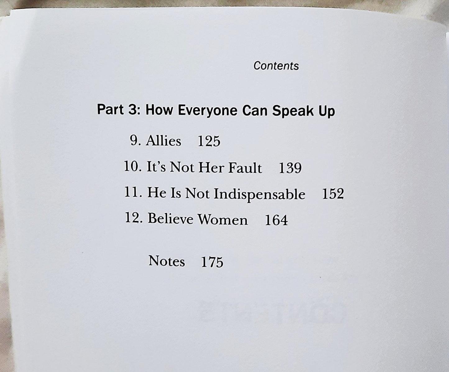 Prey Tell: Warum wir Frauen zum Schweigen bringen, die die Wahrheit sagen und wie jeder seine Stimme erheben kann von Tiffany Bluhm (Wie neu, 2021, Taschenbuch, 192 S., Brazos Press)