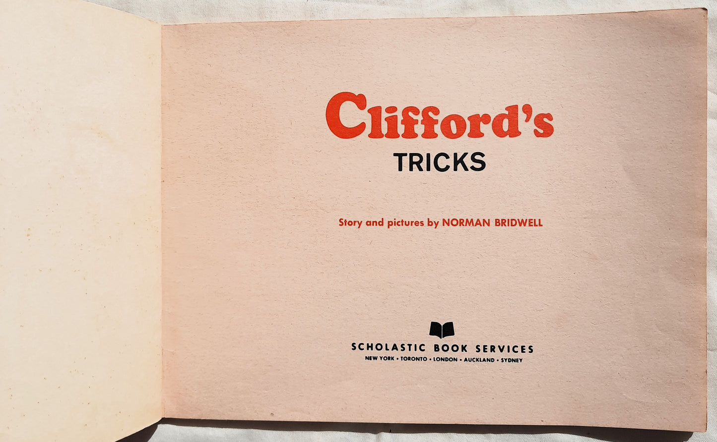 Clifford's Tricks by Norman Bridwell (Good, 1995, Pbk, Scholastic)