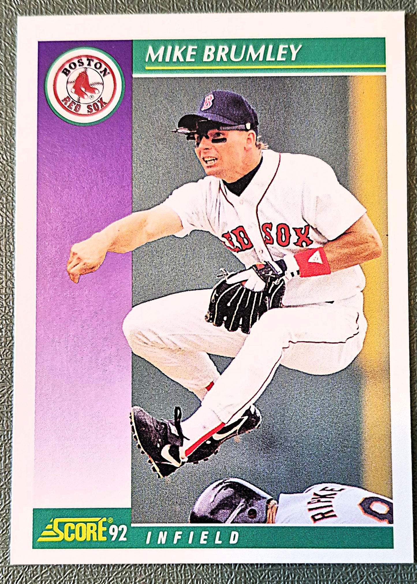 Scott Bailes California Angels Relief Pitcher 1992 Score #331 Baseballkarte (Exzellent)