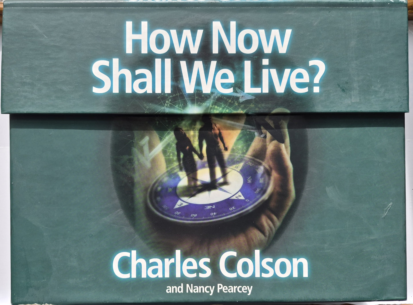 How Now Shall We Live? Adult Leader Kit von Charles Colson; Nancy Pearcy (Gut, 2000, LifeWay Church Resources)