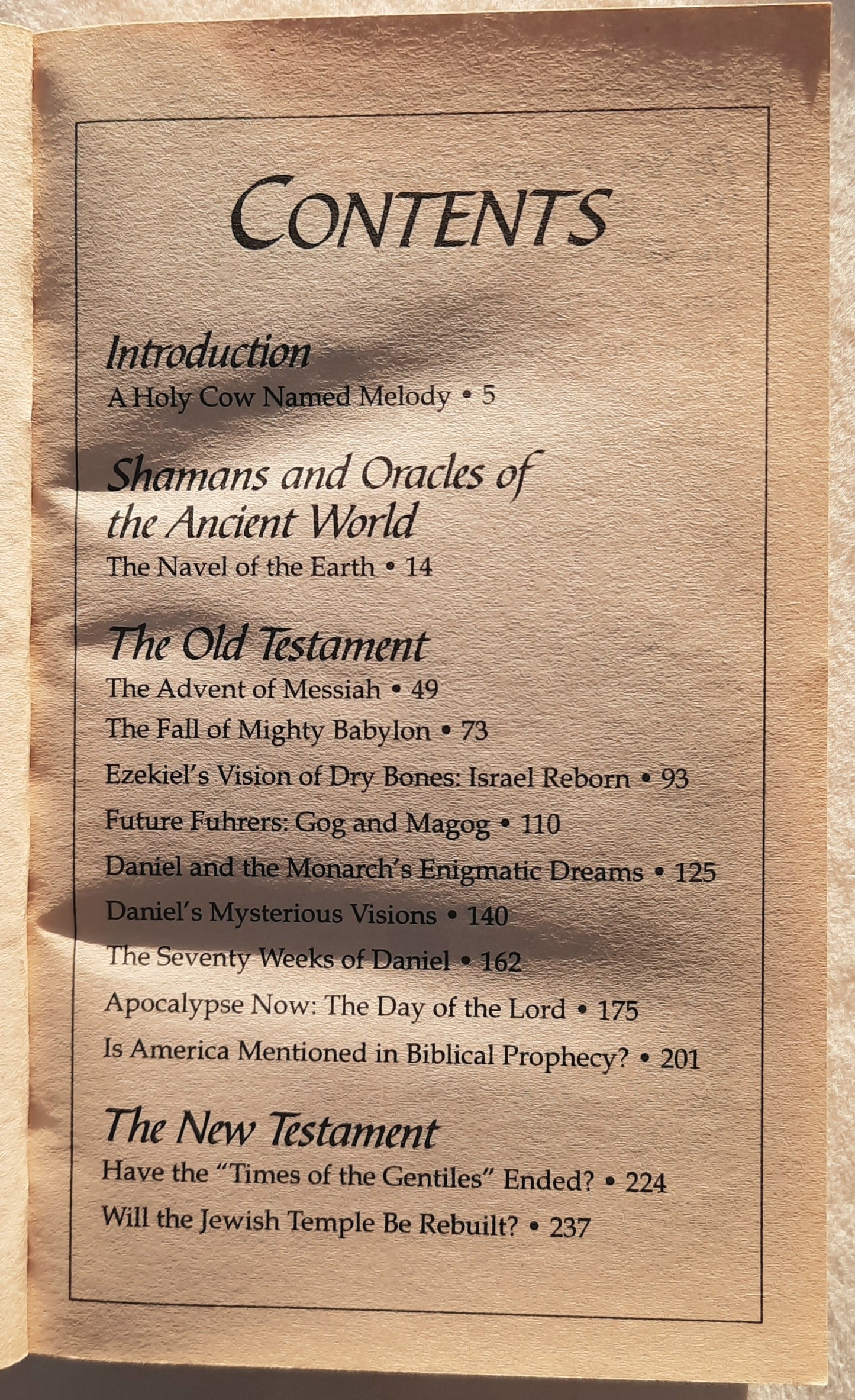 Amazing Prophecies of the Bible: What the Bible Reveals by TimothyJ. Dailey; David Howard (Very good, 1999, PBk, 480 pages, Publications International)