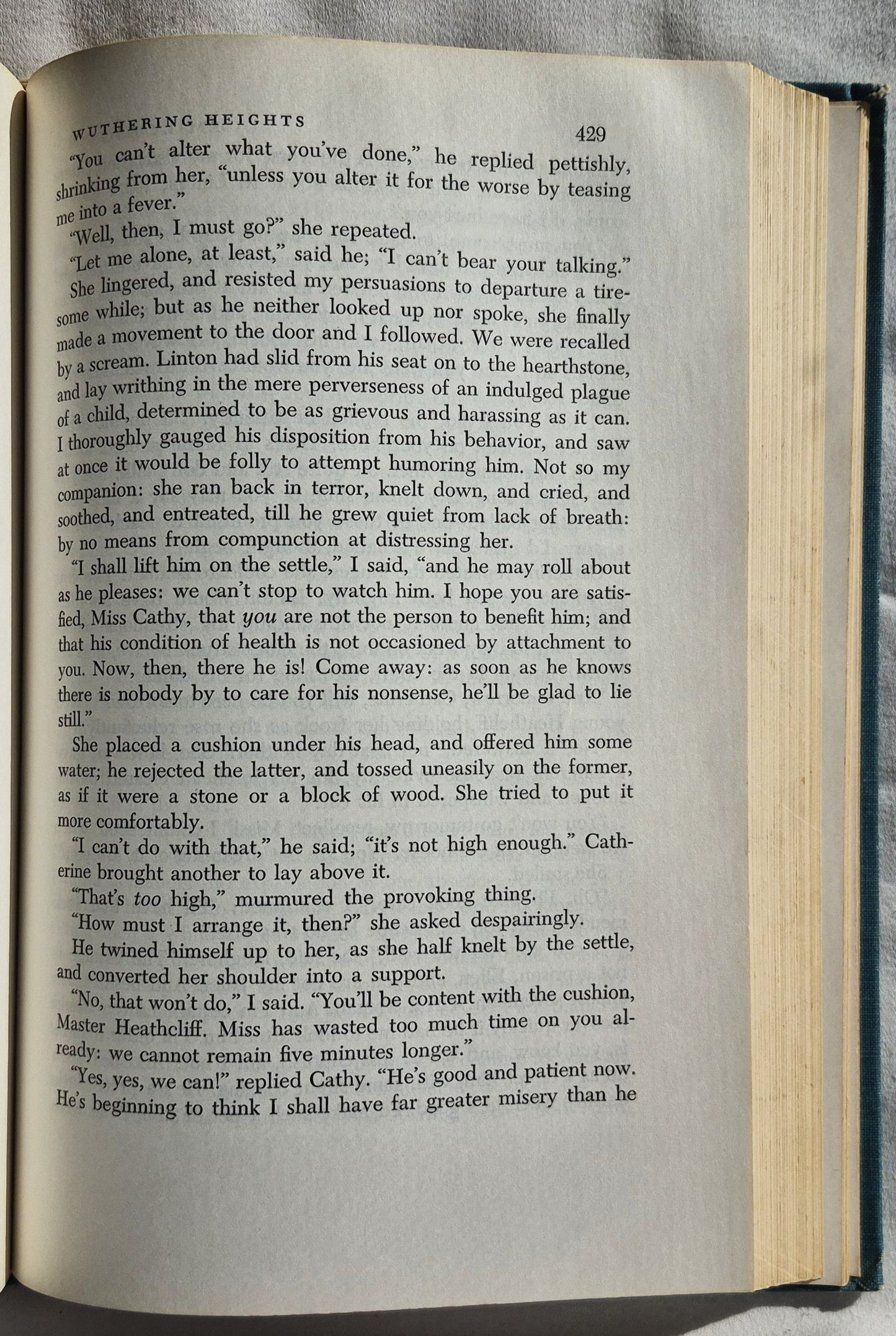 Four Complete English Novels herausgegeben von Lawrence H. Feigenbaum: Persuasion von Jane Austen; Wuthering Heights von Emily Brontë; Typhoon von Joseph Conrad; The River von Rumer Godden (Sehr gut, 1960, HC, 698 Seiten, Globe Book Co.)