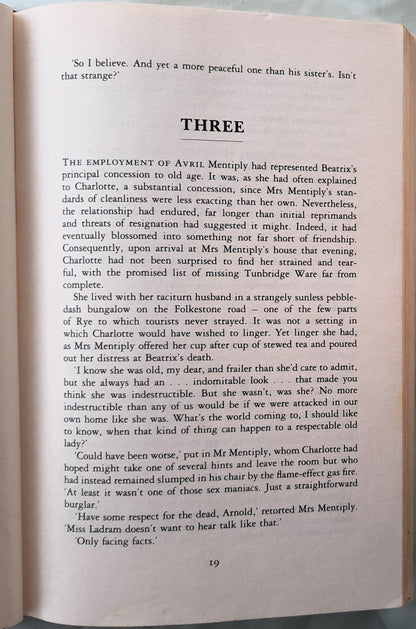 Hand in Glove by Robert Goddard (Good, HC, 1992, Poseidon Press, 428 pages)