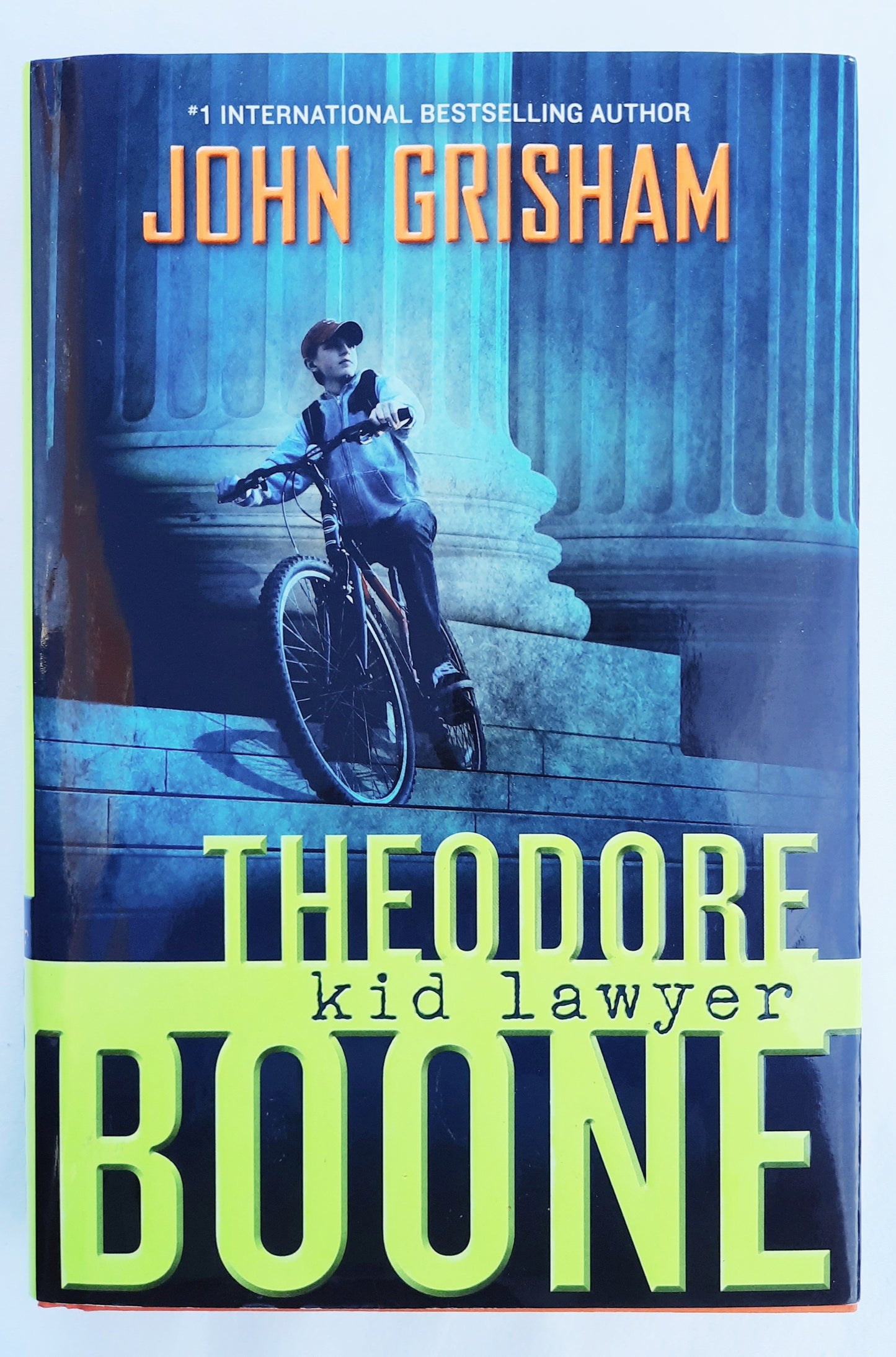 Theodore Boone: Der junge Anwalt von John Grisham (Wie neu, 2010, gebunden, 263 Seiten, Dutton)