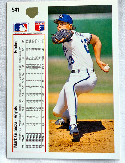 Scott Bailes California Angels Relief Pitcher 1992 Score #331 Baseballkarte (Exzellent)