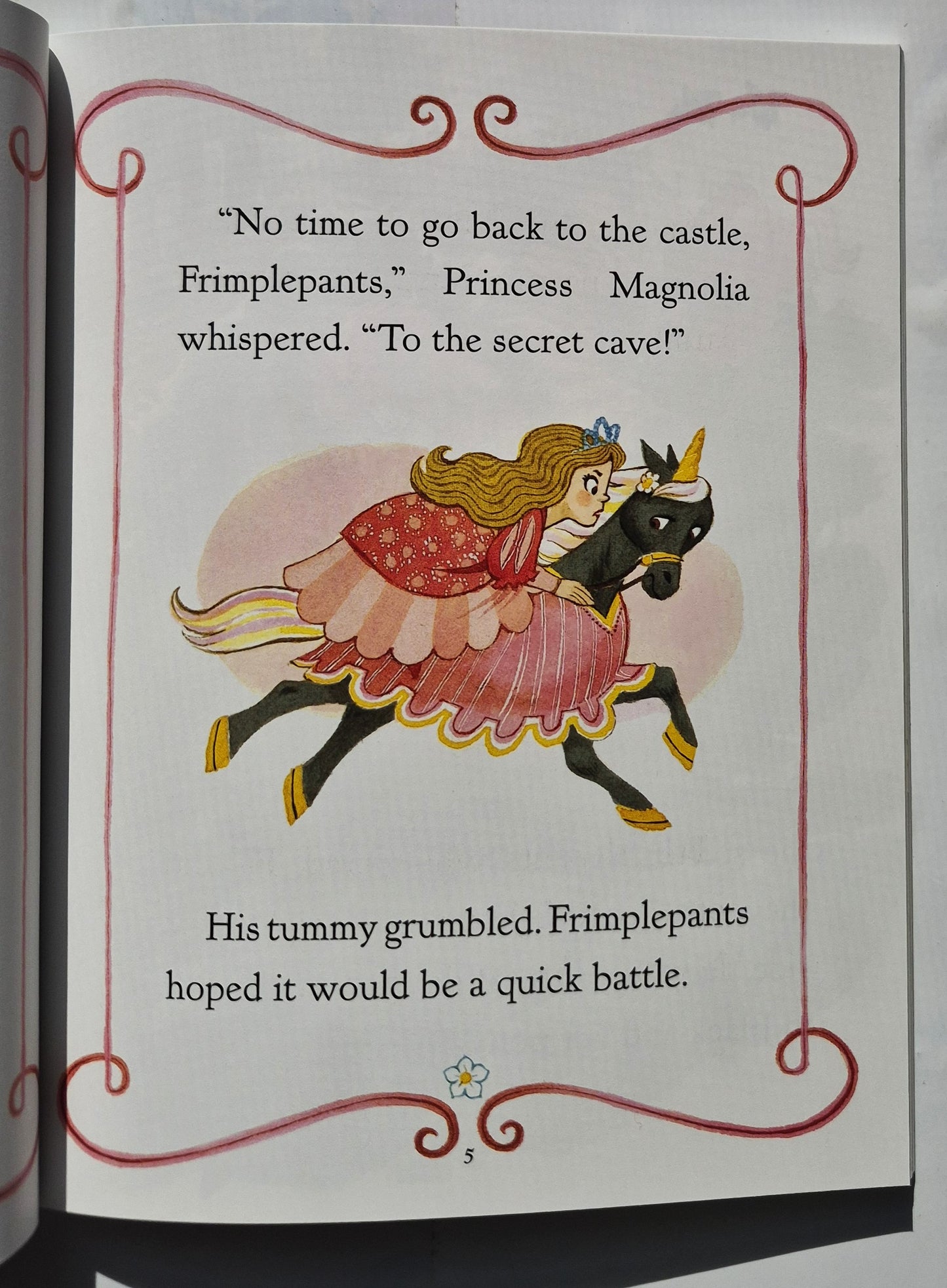 Die Prinzessin in Schwarz und die hungrige Hasen-Horde #3 von Shannon Hale; Dean Hale; LeUyen Pham (Neu, 2016, Tb, 85 Seiten, Scholastic)