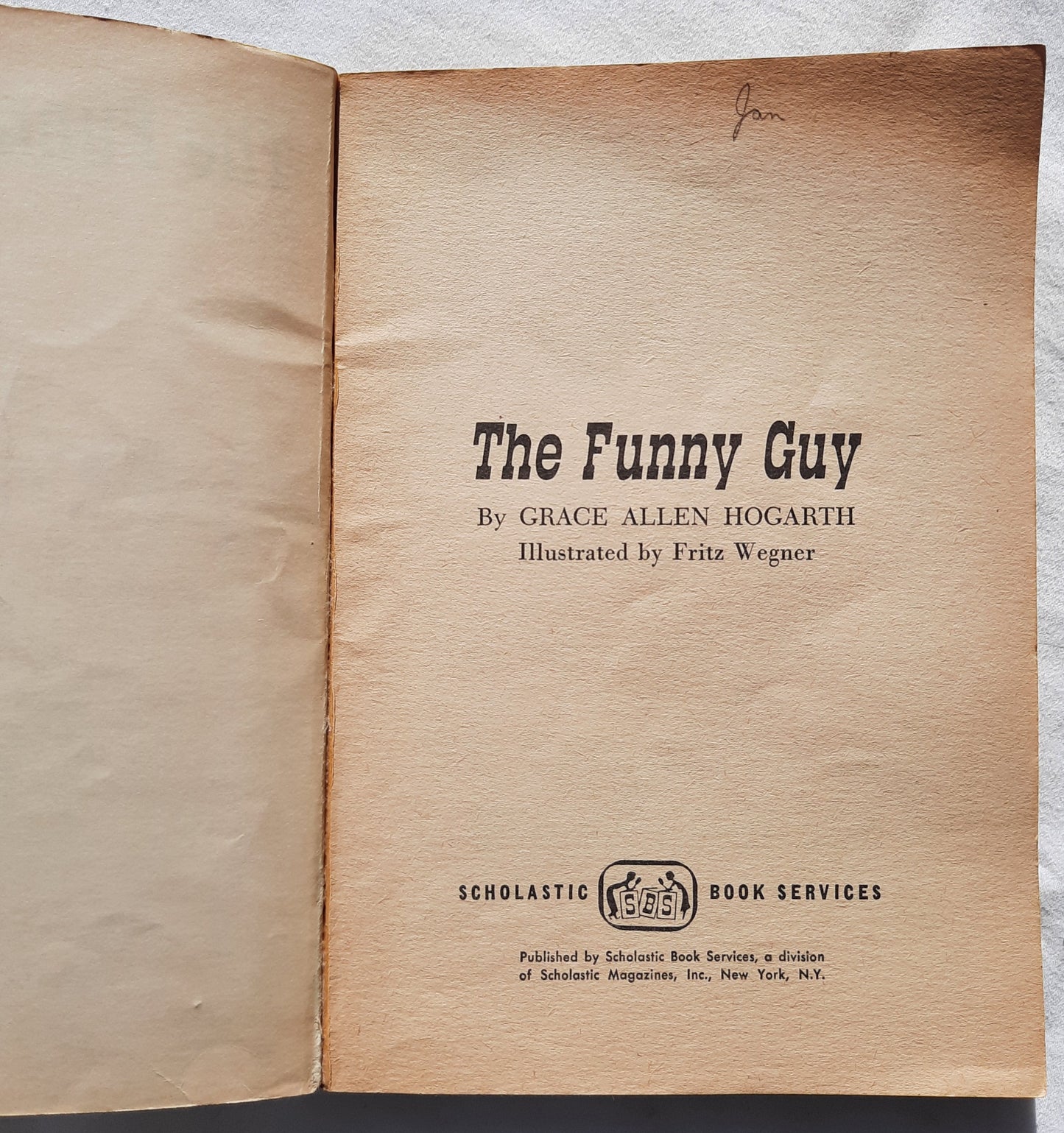 The Funny Guy by Grace Allen Hogarth (Good, 1965, Pbk, 188 pgs, Scholastic)