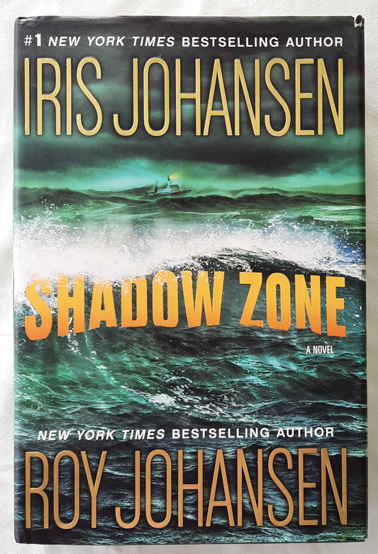 Shadow Zone by Iris Johansen; Roy Johansen (Hannah Bryson #2, Very Good, HC, 2010, St. Martin's Press, 372 pages)