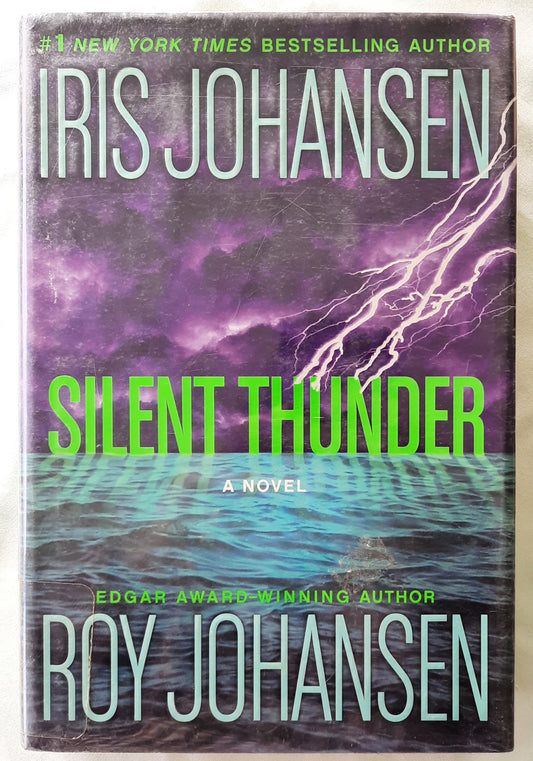 Silent Thunder by Iris Johansen; Roy Johansen (Hannah Bryson #1, Good, HC, 2008, St. Martin's Press, 403 pages)