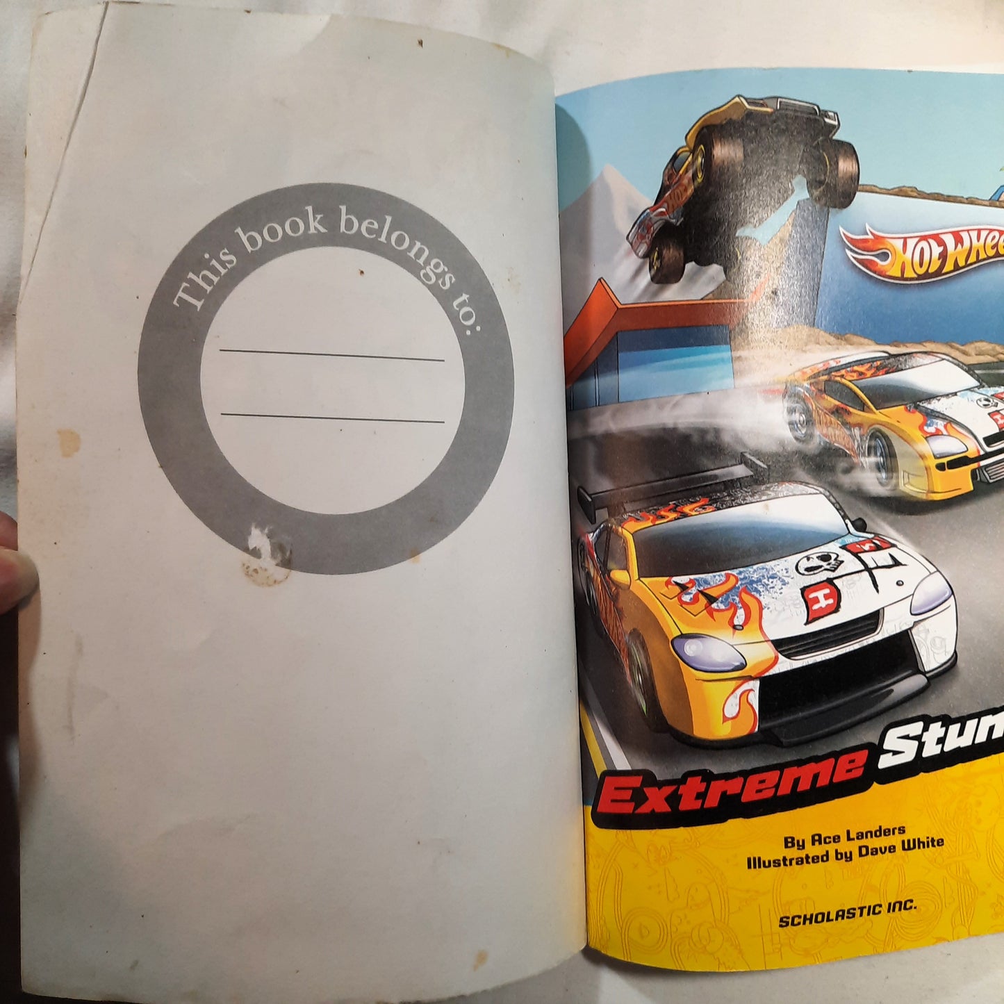 Hot Wheels: Extreme Stunts by Ace Landers (Level 1 Reader, Good, 2012, Pbk, 32 pages, Scholastic)