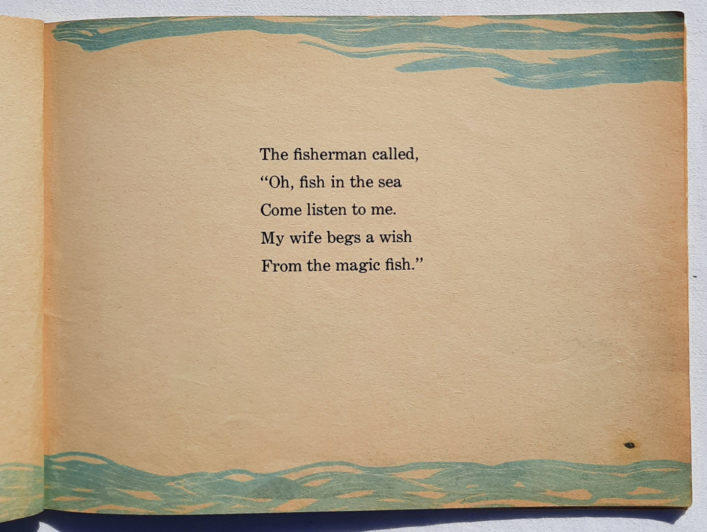 The Magic Fish by Freya Littledale (Good, 1967, Pbk, 32 pages, Scholastic)