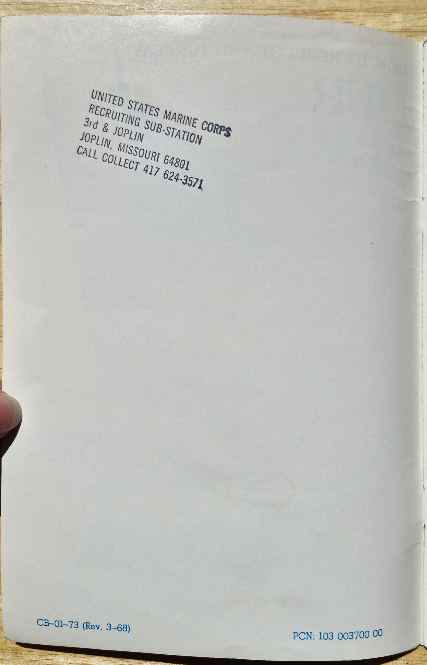 How to Respect and Display Our Flag U.S. Marine Corp (Sehr gut, 1968, Paperback, 32 Seiten, U.S. Government Printing Office)