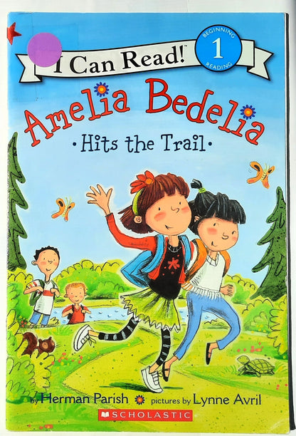 Amelia Bedelia Hits the Trail by Herman Parish (Very good, 2014, Pbk, 32 pages, Scholastic)