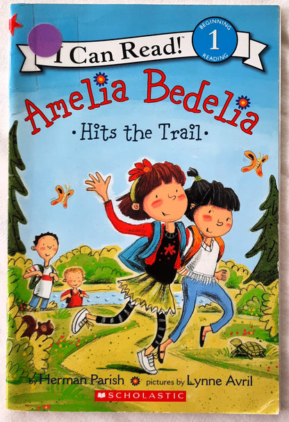 Amelia Bedelia Hits the Trail by Herman Parish (Very good, 2014, Pbk, 32 pages, Scholastic)