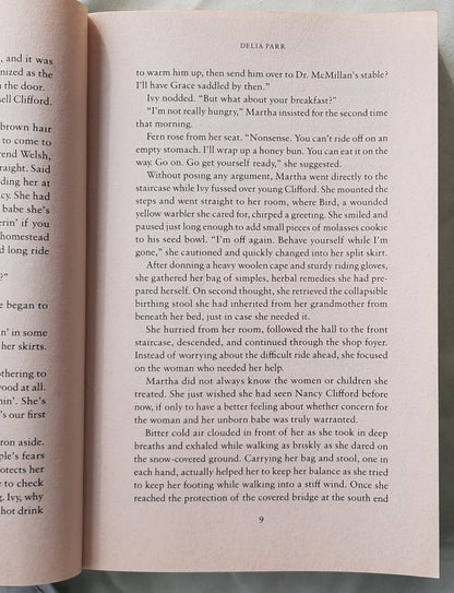 The Midwife's Choice by Delia Parr (At Home in Trinity #2, Very good, 2015, Pbk, 328 pages, Bethany House)