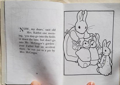 The Little Tale of Peter Rabbit: A Coloring Book by Beatrix Potter; Anna Pomaska (Very good, 1986, Pbk, 61 pages, Dover Little Activity Books)