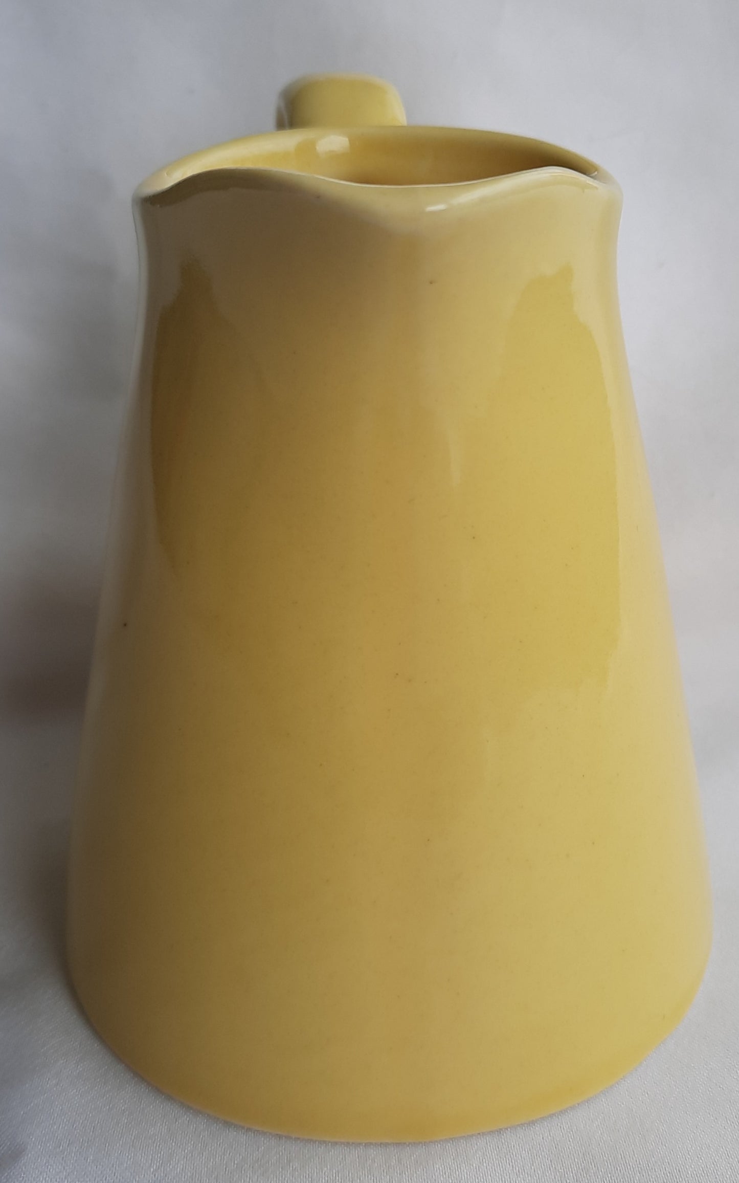 Coffee or Tea Creamer by USA Pottery (Yellow Mid-century modern, very good condition)