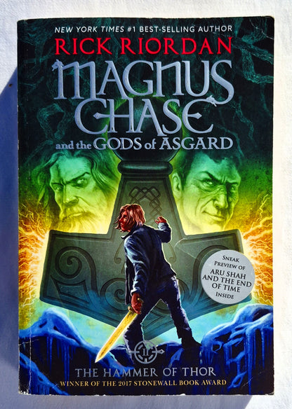 Magnus Chase und die Götter von Asgard #2: Der Hammer des Thor von Rick Riordan (Sehr gut, 2018, Taschenbuch, 496 Seiten, Disney Hyperion)