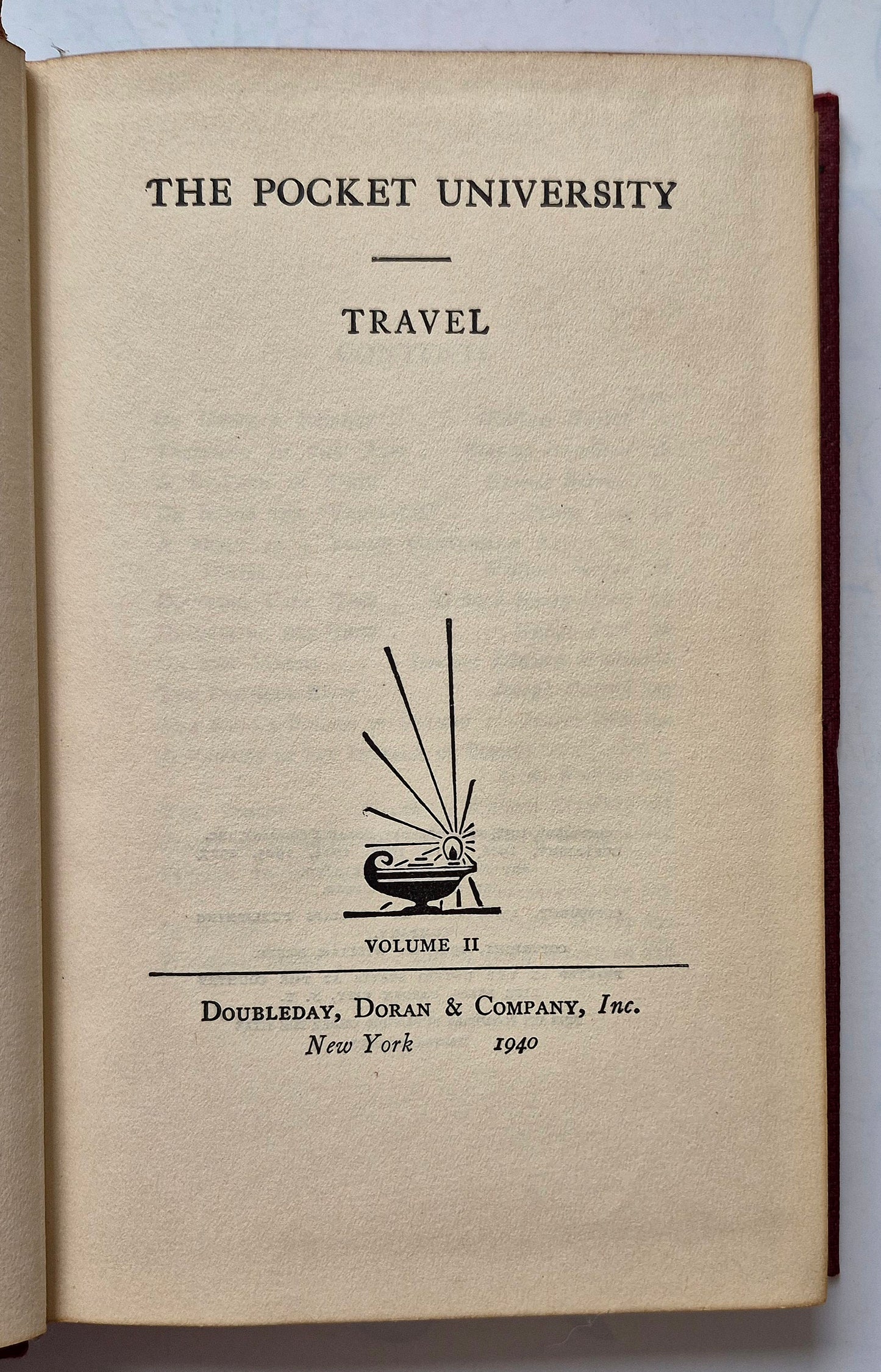 Trivia and More Trivia por Dan Carlinsky; Edwin Goodgold (Muy bueno, 1966, Tapa dura, 268 páginas, Castle Books)