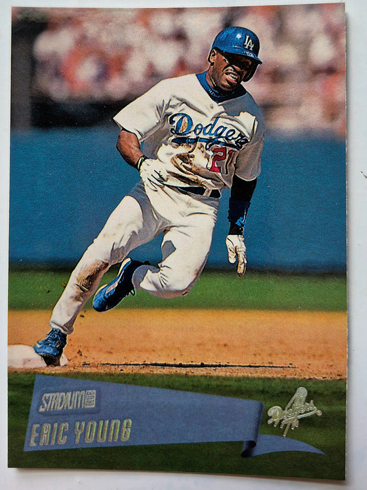 Young Eric Los Angeles Dodgers 2nd Base #73 Topps 2000 Stadium Club Baseball Card