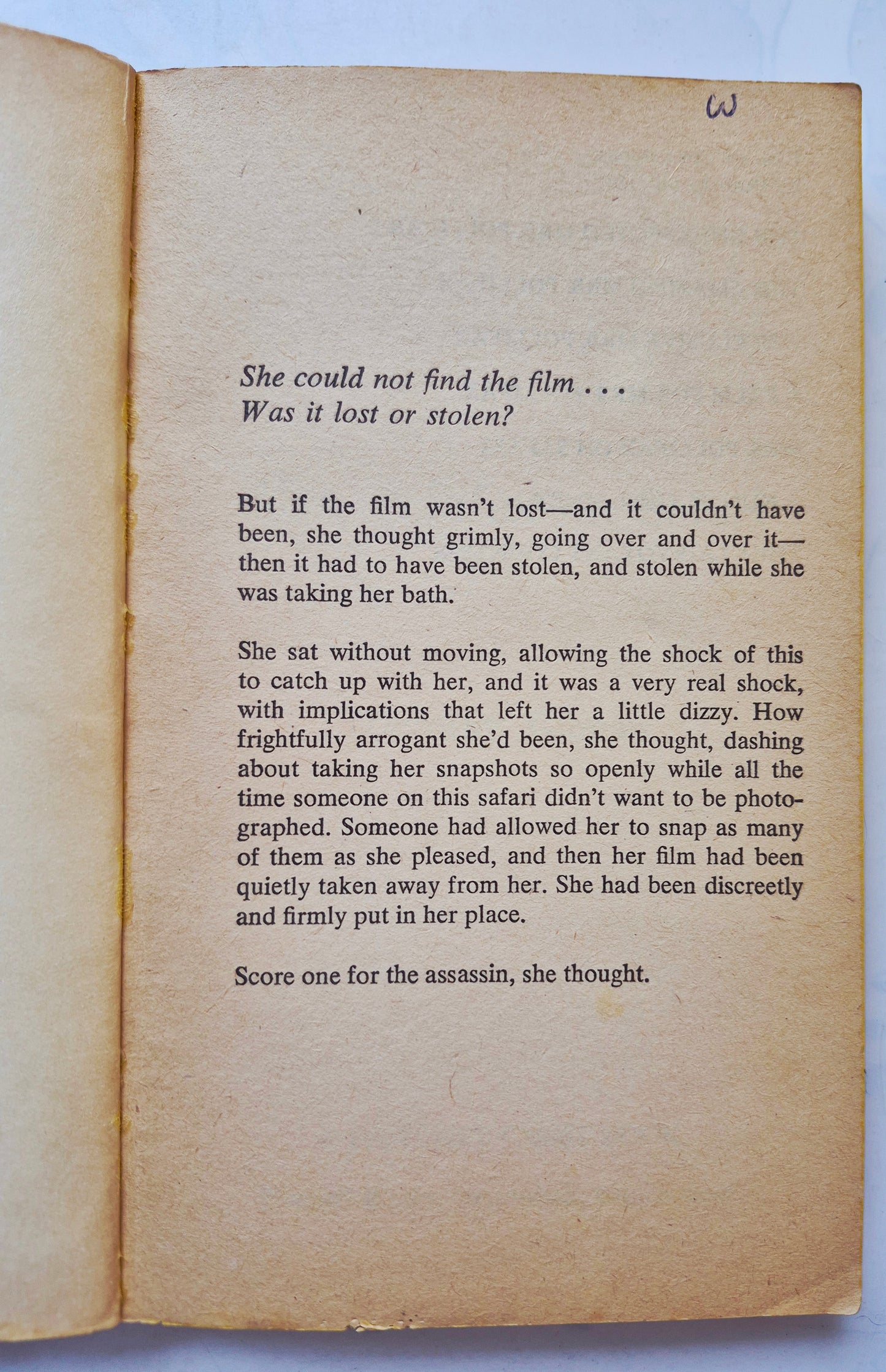 Mrs. Pollifax on Safari #5 by Dorothy Gilman -Good, 1977, Pbk, 223 pgs, Fawcett Crest
