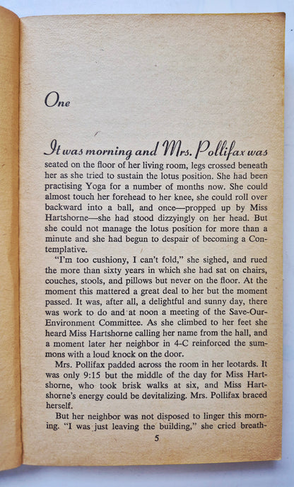 A Palm for Mrs. Pollifax #4 by Dorothy Gilman -Good, 1973, Pbk, 191 pgs, Fawcett Crest