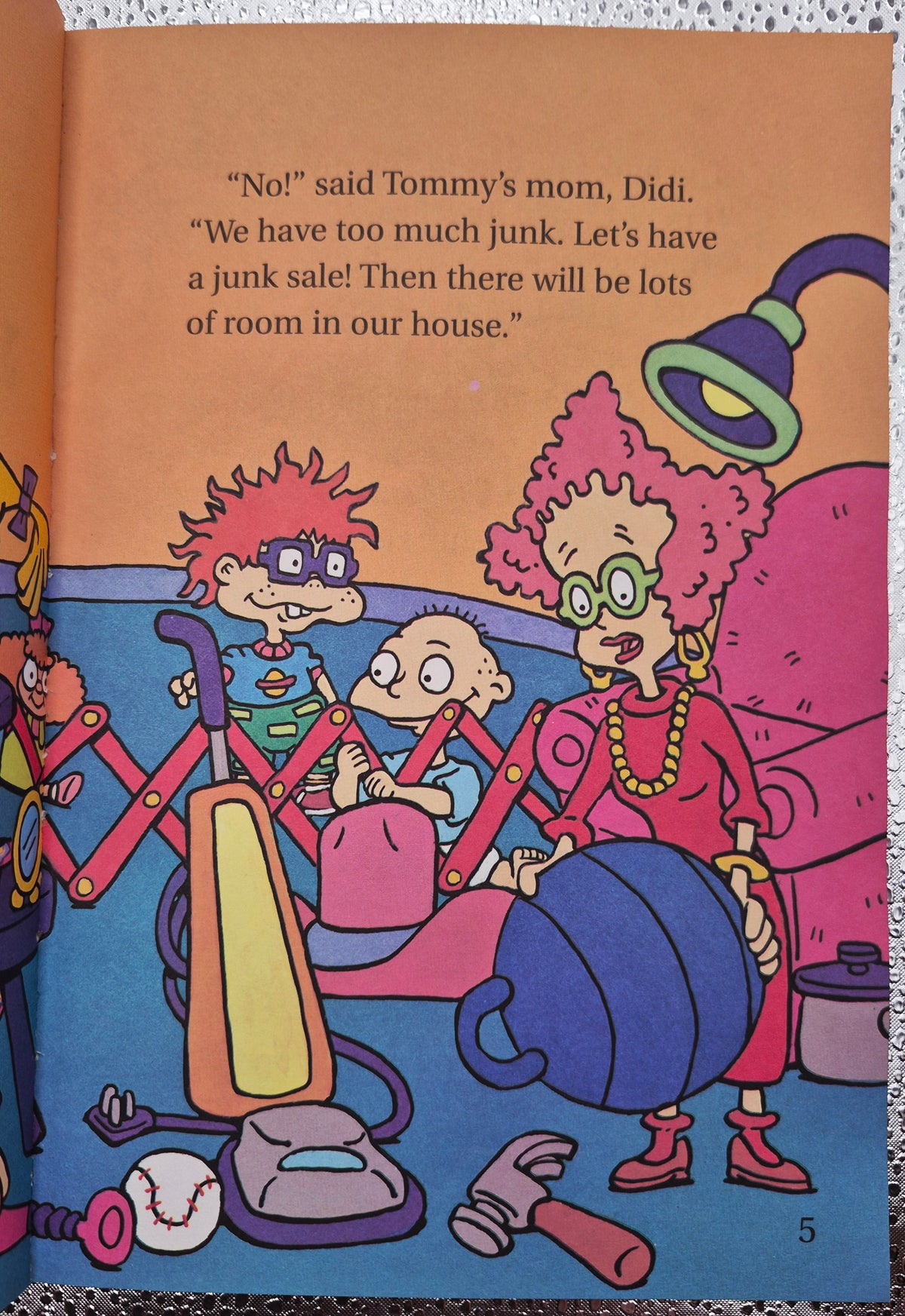 Rugrats: Junk, Sweet Junk by Molly Wigand; Barry Goldberg (Very Good, 1997, Pbk, 32 pgs, Scholastic Ready-to-Read)