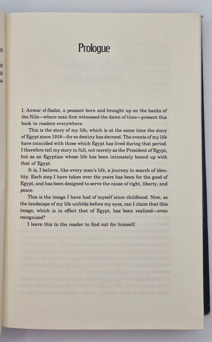 En busca de identidad por Anwar el-Sadat (Bueno, 1978, Primera edición, Tapa dura, 360 páginas, Harper & Row)
