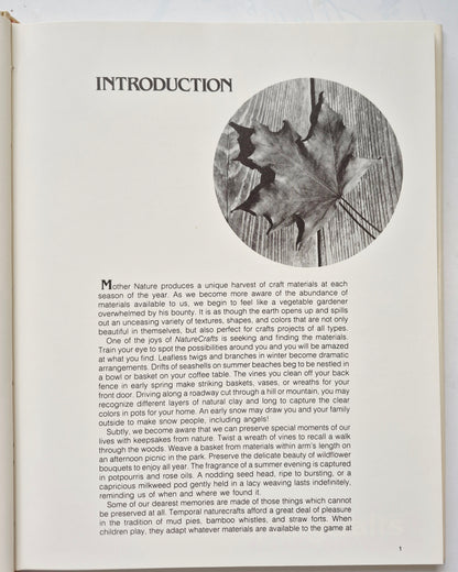 NatureCrafts: Seasonal Project from Natural Materials by Mary Elizabeth Johnson; Katherine Pearson (Very good, 1980, HC, 154 pgs, Oxmoor House)