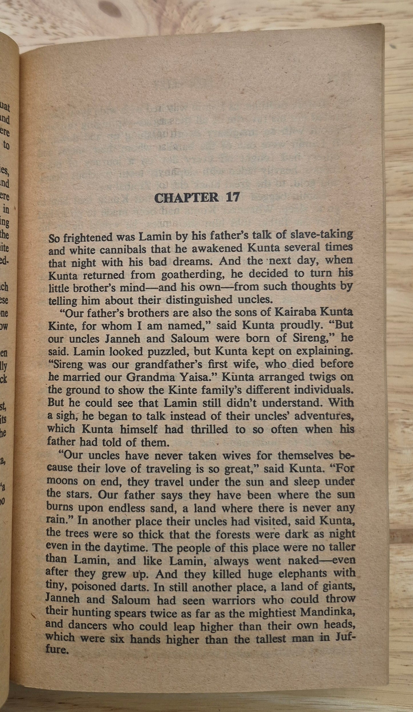 Wurzeln: Die Saga einer amerikanischen Familie von Alex Haley (Akzeptabel, 1977, Taschenbuch, 729 Seiten, Dell)