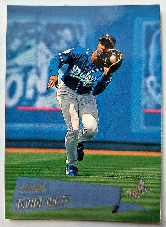 White Devon Los Angeles Dodgers Outfield #106 Topps 2000 Stadium Club Baseball Card