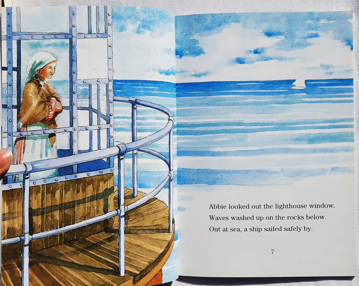 Keep the Lights Burning, Abbie by Peter & Connie Roop (Like New, 1985, Pbk, 40 pages, First Avenue Editions)