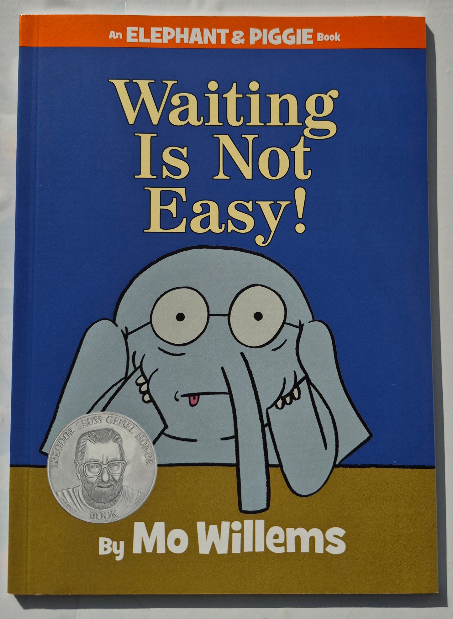 Warten ist doof! von Mo Willems (Elephant & Piggie, 2020, Pbk, 60 Seiten, Scholastic)